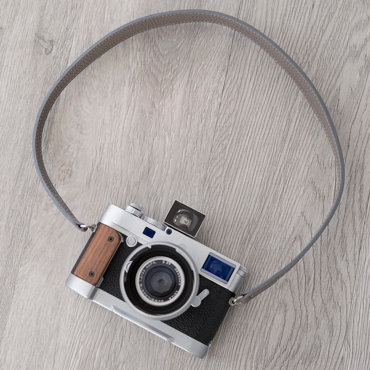 写真家 萩庭桂太が理想とするショートストラップ