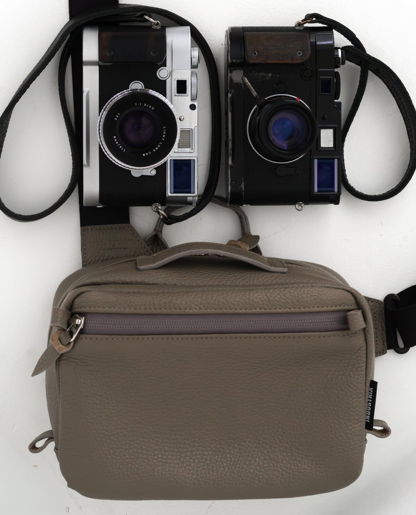 萩庭桂太が理想とするレザーカメラバッグ『アドリア』