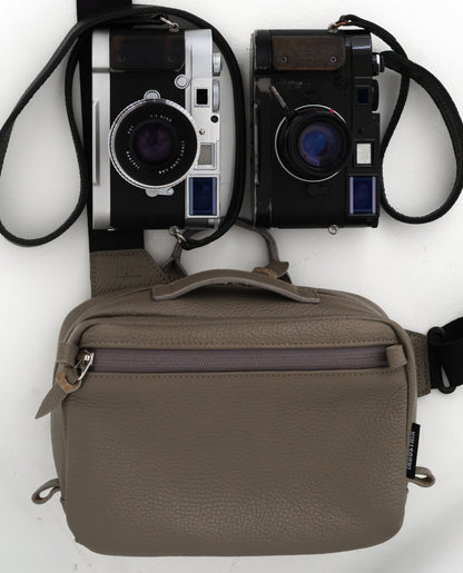 萩庭桂太が理想とするレザーカメラバッグ『アドリア』