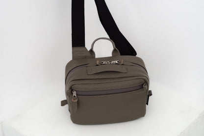 萩庭桂太が理想とするレザーカメラバッグ『アドリア』