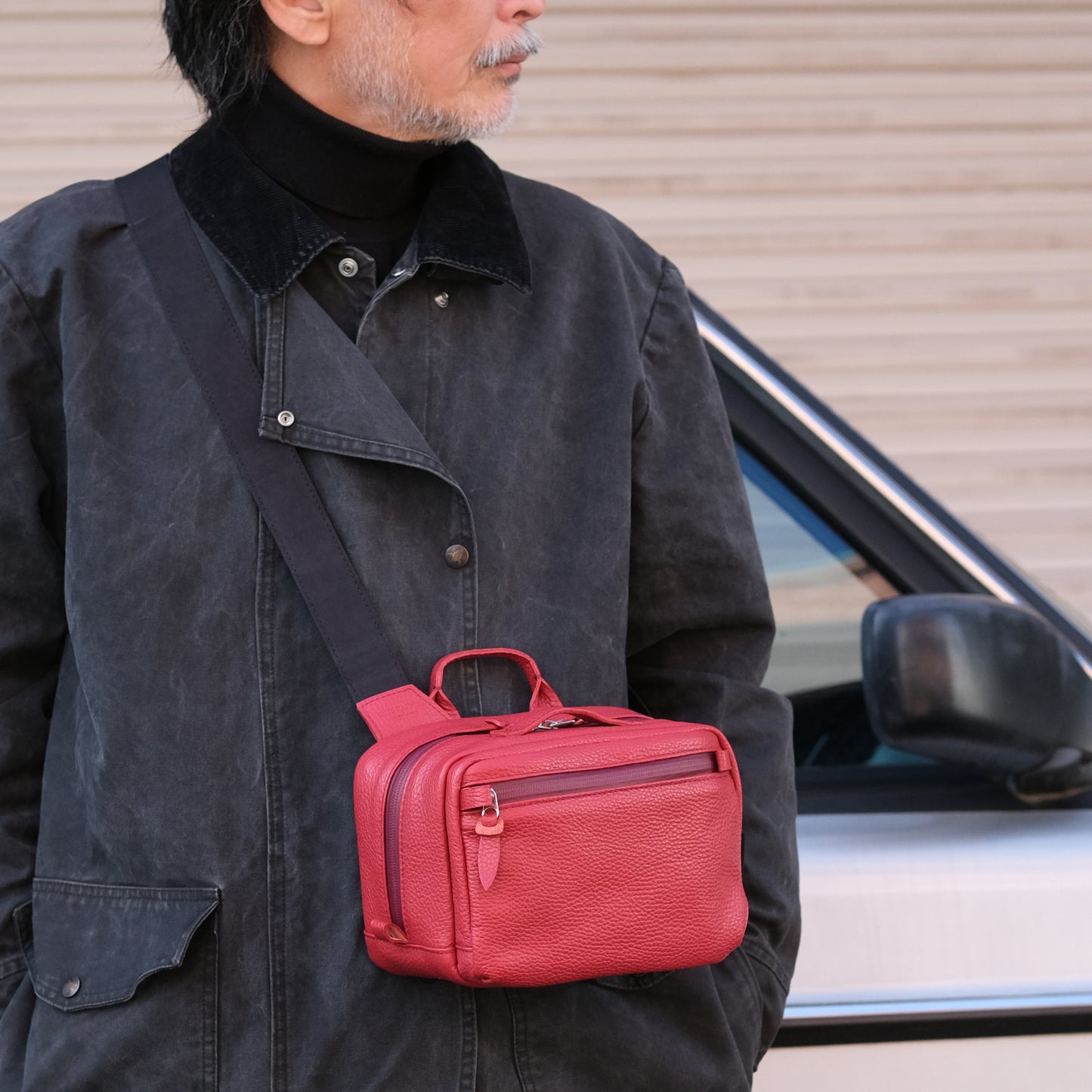 萩庭桂太が理想とするレザーカメラバッグ『アドリア』