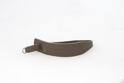 萩庭桂太が理想とするハンドストラップ「アドリア」