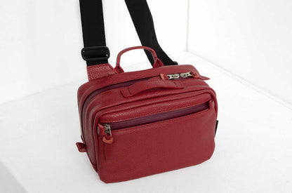 萩庭桂太が理想とするレザーカメラバッグ『アドリア』