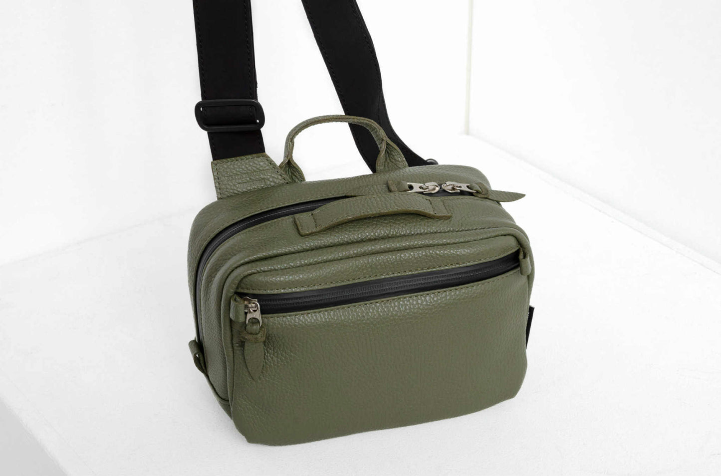 Haginiwa Keita的理想皮革相机包“ Sierra Antica”